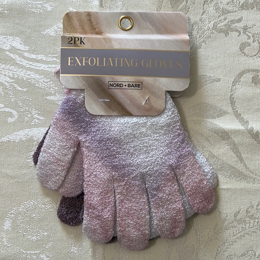 2 pairs of exfoliating gloves